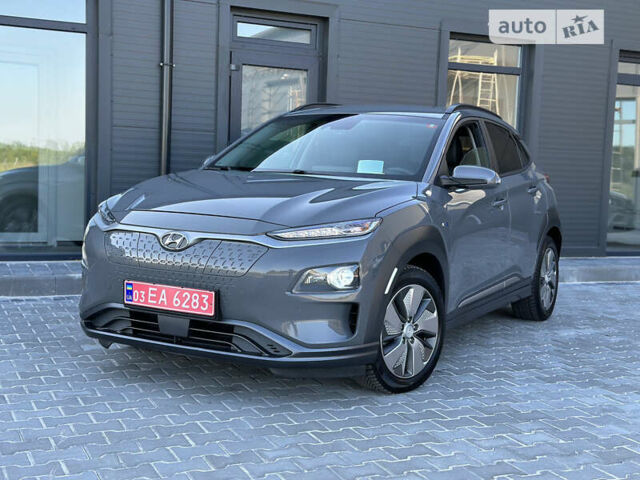 Серый Хендай Kona Electric, объемом двигателя 0 л и пробегом 117 тыс. км за 16999 $, фото 1 на Automoto.ua