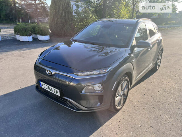 Серый Хендай Kona Electric, объемом двигателя 0 л и пробегом 71 тыс. км за 24999 $, фото 1 на Automoto.ua