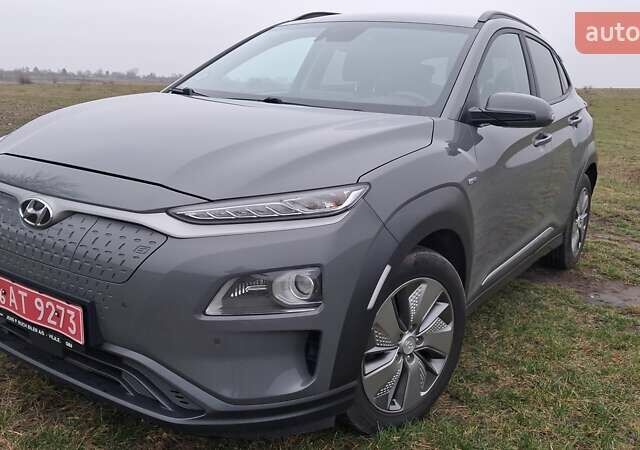 Серый Хендай Kona Electric, объемом двигателя 0 л и пробегом 180 тыс. км за 16700 $, фото 1 на Automoto.ua