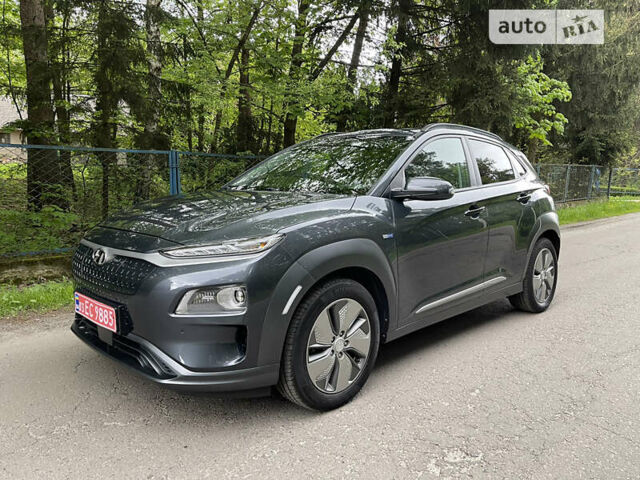 Серый Хендай Kona Electric, объемом двигателя 0 л и пробегом 139 тыс. км за 17900 $, фото 1 на Automoto.ua