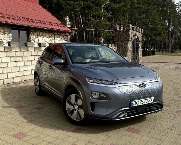 Серый Хендай Kona Electric, объемом двигателя 0 л и пробегом 68 тыс. км за 18400 $, фото 1 на Automoto.ua