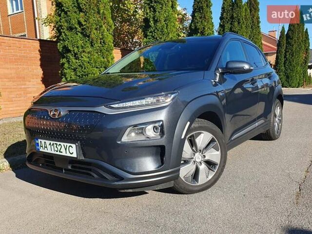 Серый Хендай Kona Electric, объемом двигателя 0 л и пробегом 135 тыс. км за 17900 $, фото 1 на Automoto.ua