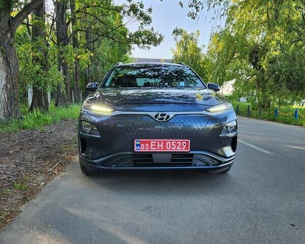 Сірий Хендай Kona Electric, об'ємом двигуна 0 л та пробігом 96 тис. км за 18700 $, фото 1 на Automoto.ua