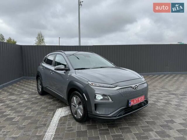 Серый Хендай Kona Electric, объемом двигателя 0 л и пробегом 40 тыс. км за 16900 $, фото 1 на Automoto.ua