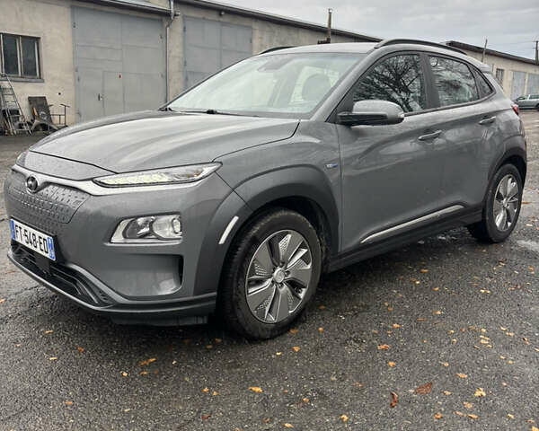 Сірий Хендай Kona Electric, об'ємом двигуна 0 л та пробігом 56 тис. км за 15400 $, фото 1 на Automoto.ua