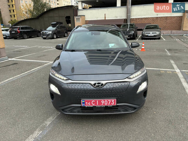 Серый Хендай Kona Electric, объемом двигателя 0 л и пробегом 117 тыс. км за 18800 $, фото 1 на Automoto.ua