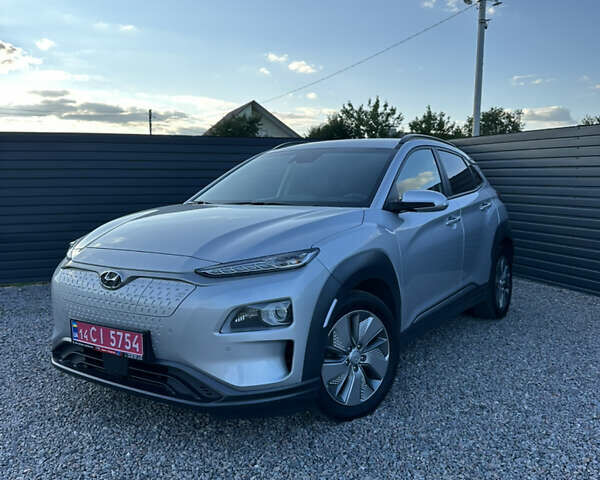 Серый Хендай Kona Electric, объемом двигателя 0 л и пробегом 109 тыс. км за 18450 $, фото 1 на Automoto.ua