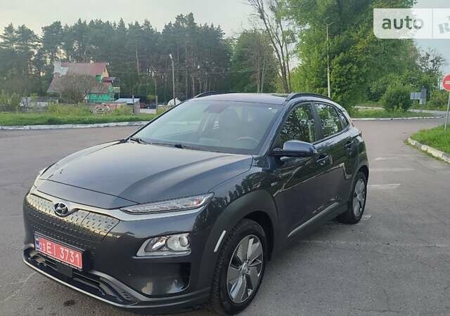 Серый Хендай Kona Electric, объемом двигателя 0 л и пробегом 88 тыс. км за 17800 $, фото 1 на Automoto.ua