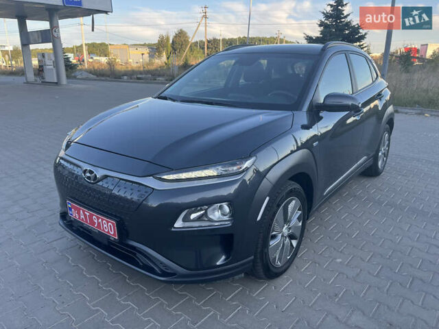 Серый Хендай Kona Electric, объемом двигателя 0 л и пробегом 31 тыс. км за 15450 $, фото 1 на Automoto.ua