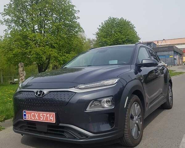 Серый Хендай Kona Electric, объемом двигателя 0 л и пробегом 38 тыс. км за 20999 $, фото 1 на Automoto.ua