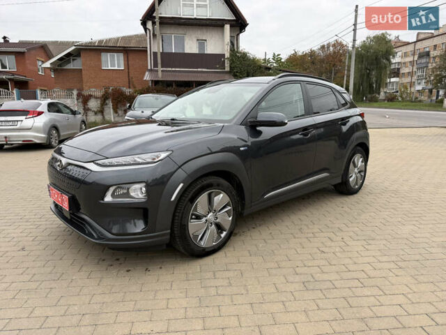 Серый Хендай Kona Electric, объемом двигателя 0 л и пробегом 52 тыс. км за 19000 $, фото 1 на Automoto.ua