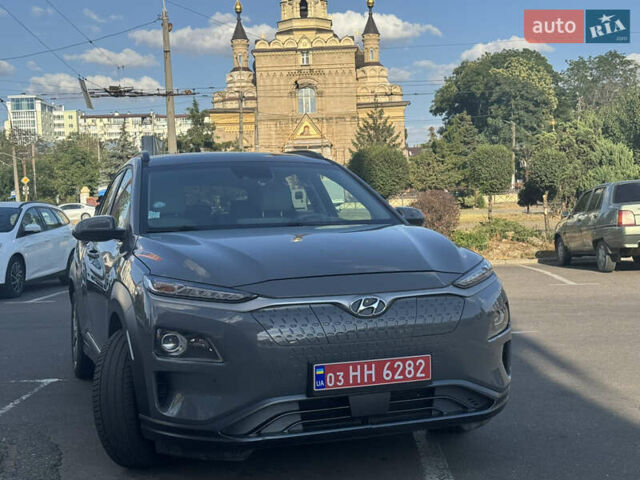 Серый Хендай Kona Electric, объемом двигателя 0 л и пробегом 135 тыс. км за 18999 $, фото 1 на Automoto.ua