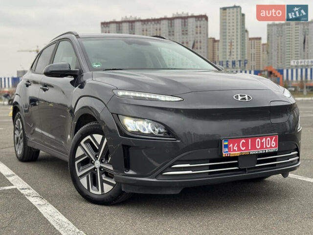 Серый Хендай Kona Electric, объемом двигателя 0 л и пробегом 50 тыс. км за 18500 $, фото 1 на Automoto.ua