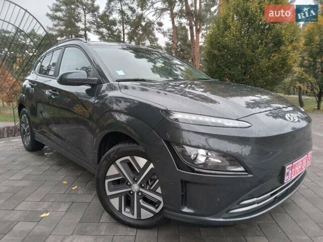 Сірий Хендай Kona Electric, об'ємом двигуна 0 л та пробігом 59 тис. км за 16890 $, фото 1 на Automoto.ua