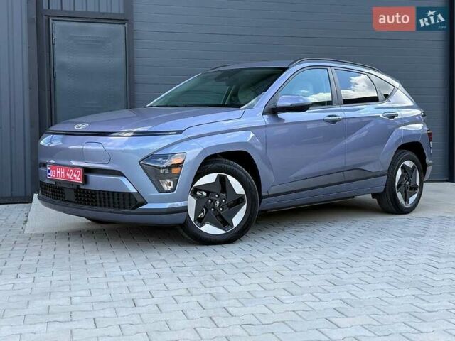 Серый Хендай Kona Electric, объемом двигателя 0 л и пробегом 4 тыс. км за 24999 $, фото 1 на Automoto.ua