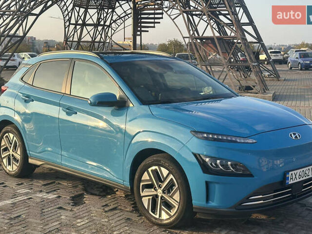 Синий Хендай Kona Electric, объемом двигателя 0 л и пробегом 28 тыс. км за 22990 $, фото 1 на Automoto.ua
