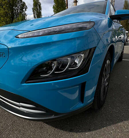 Синий Хендай Kona Electric, объемом двигателя 0 л и пробегом 13 тыс. км за 23900 $, фото 1 на Automoto.ua