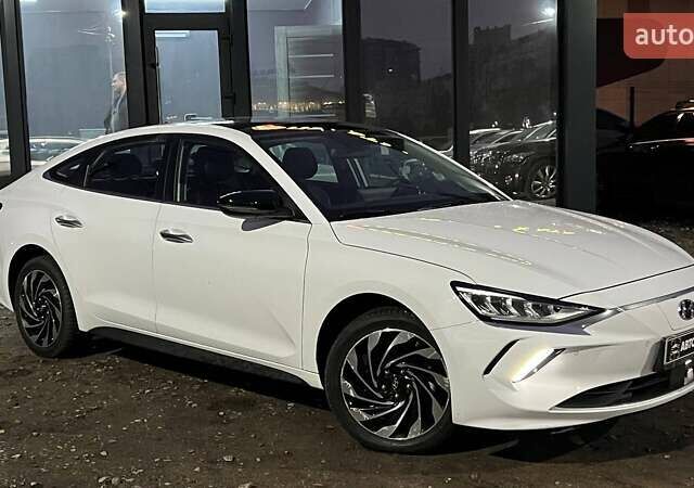 Белый Хендай Lafesta, объемом двигателя 0 л и пробегом 22 тыс. км за 23990 $, фото 1 на Automoto.ua