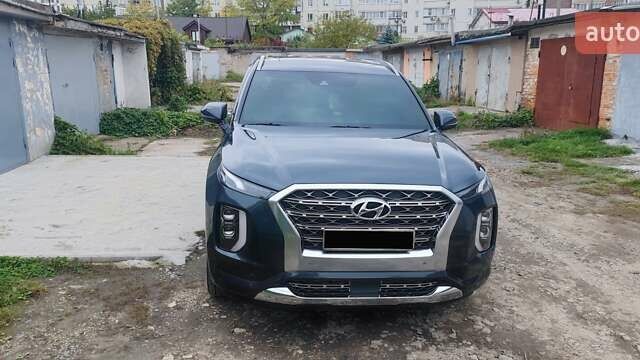 Серый Хендай Palisade, объемом двигателя 3.78 л и пробегом 72 тыс. км за 42000 $, фото 1 на Automoto.ua