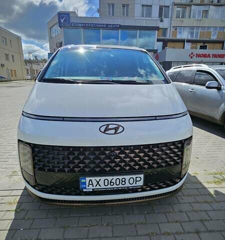 Білий Хендай Staria, об'ємом двигуна 2.2 л та пробігом 78 тис. км за 50500 $, фото 1 на Automoto.ua