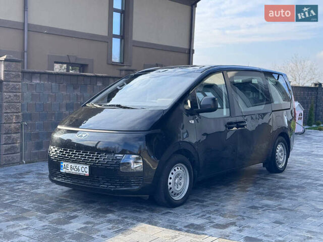 Чорний Хендай Staria, об'ємом двигуна 2.2 л та пробігом 63 тис. км за 19800 $, фото 1 на Automoto.ua