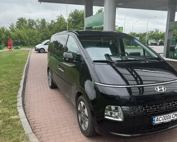 Чорний Хендай Staria, об'ємом двигуна 2.2 л та пробігом 35 тис. км за 47000 $, фото 1 на Automoto.ua