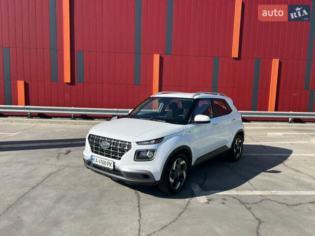 Белый Хендай Venue, объемом двигателя 1.59 л и пробегом 142 тыс. км за 16500 $, фото 1 на Automoto.ua