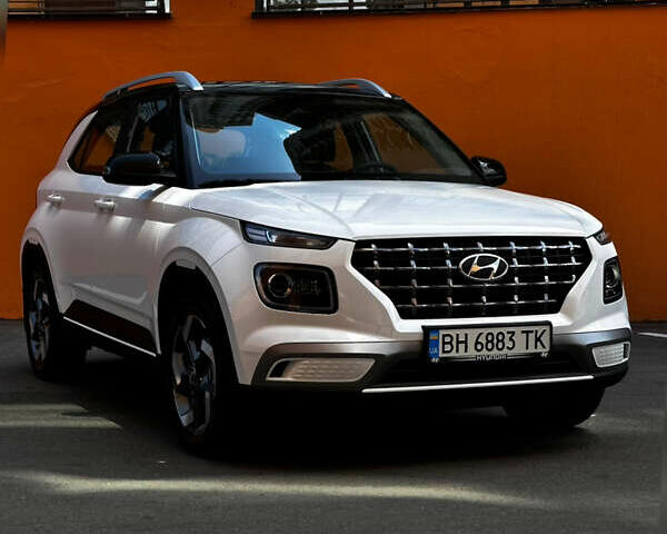 Белый Хендай Venue, объемом двигателя 1.6 л и пробегом 7 тыс. км за 24870 $, фото 1 на Automoto.ua