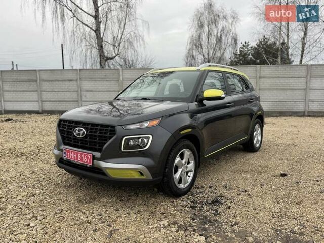 Серый Хендай Venue, объемом двигателя 1.59 л и пробегом 57 тыс. км за 14900 $, фото 1 на Automoto.ua