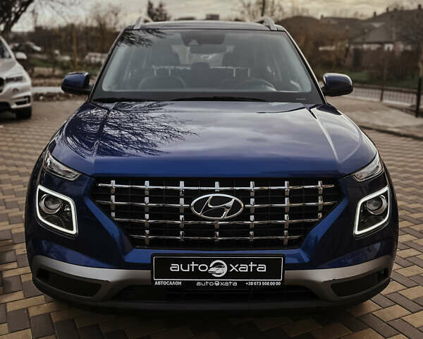 Синий Хендай Venue, объемом двигателя 1.5 л и пробегом 26 тыс. км за 16000 $, фото 1 на Automoto.ua