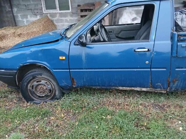 Синий ИЖ 2117, объемом двигателя 1.6 л и пробегом 1000 тыс. км за 300 $, фото 1 на Automoto.ua
