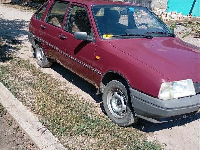 Красный ИЖ 2126, объемом двигателя 1.6 л и пробегом 50 тыс. км за 1100 $, фото 1 на Automoto.ua