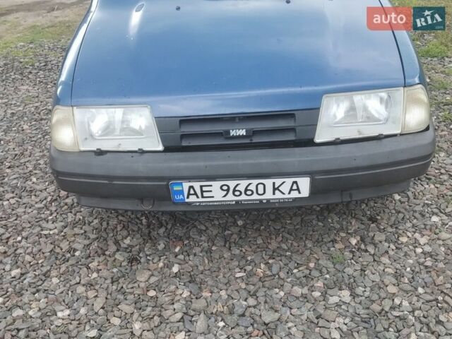 Синий ИЖ 2126, объемом двигателя 1.6 л и пробегом 98 тыс. км за 1100 $, фото 1 на Automoto.ua