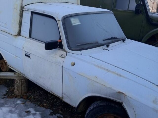 Белый ИЖ 2715, объемом двигателя 1 л и пробегом 2 тыс. км за 350 $, фото 1 на Automoto.ua