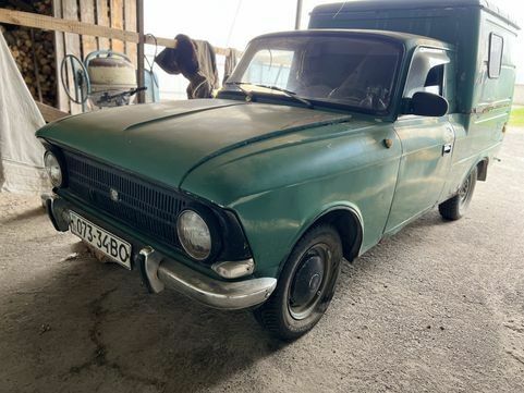 Зеленый ИЖ 2715, объемом двигателя 0 л и пробегом 500 тыс. км за 330 $, фото 1 на Automoto.ua