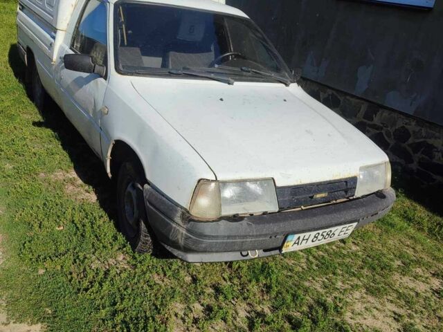Белый ИЖ 2717, объемом двигателя 1.6 л и пробегом 131 тыс. км за 1032 $, фото 1 на Automoto.ua