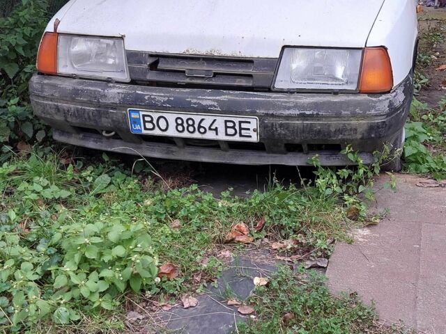 Белый ИЖ 2717, объемом двигателя 1.6 л и пробегом 20 тыс. км за 483 $, фото 1 на Automoto.ua