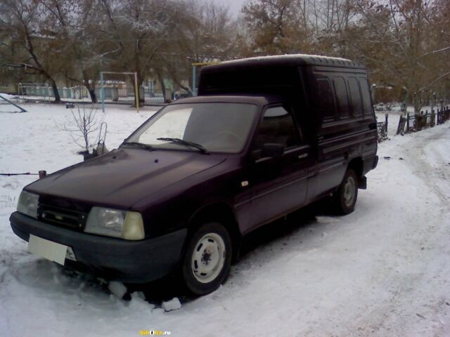 Красный ИЖ 2717, объемом двигателя 1.6 л и пробегом 60 тыс. км за 474 $, фото 1 на Automoto.ua