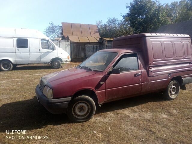 Красный ИЖ 2717, объемом двигателя 0 л и пробегом 105 тыс. км за 768 $, фото 1 на Automoto.ua