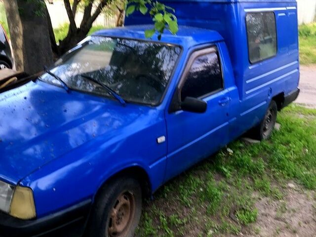 Синий ИЖ 2717, объемом двигателя 1.6 л и пробегом 200 тыс. км за 700 $, фото 1 на Automoto.ua
