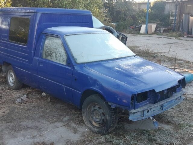 Синий ИЖ 2717, объемом двигателя 1.7 л и пробегом 250 тыс. км за 1100 $, фото 1 на Automoto.ua