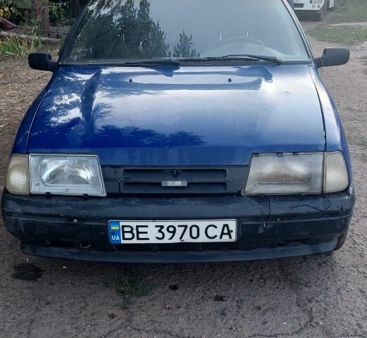 Синий ИЖ 2717, объемом двигателя 1.6 л и пробегом 1000 тыс. км за 1020 $, фото 1 на Automoto.ua