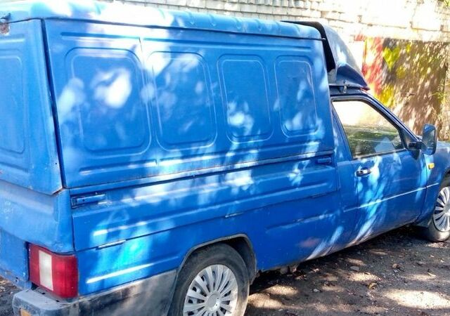 Синий ИЖ 27171, объемом двигателя 1.6 л и пробегом 222 тыс. км за 500 $, фото 1 на Automoto.ua