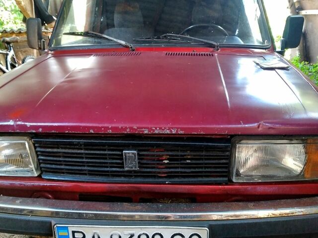 Красный ИЖ 27175, объемом двигателя 1.6 л и пробегом 77 тыс. км за 1000 $, фото 1 на Automoto.ua