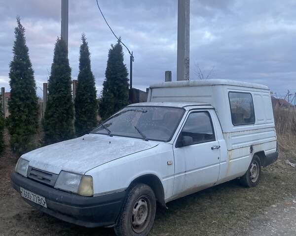 Білий ІЖ 2717 Ода, об'ємом двигуна 1.6 л та пробігом 160 тис. км за 550 $, фото 1 на Automoto.ua