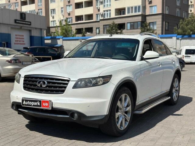Белый Инфинити ФХ, объемом двигателя 3.5 л и пробегом 323 тыс. км за 6790 $, фото 1 на Automoto.ua