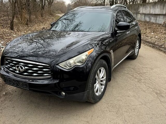 Черный Инфинити ФХ, объемом двигателя 3.5 л и пробегом 220 тыс. км за 6999 $, фото 1 на Automoto.ua