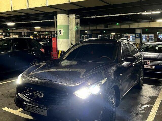 Чорний Інфініті ФХ, об'ємом двигуна 3.7 л та пробігом 162 тис. км за 13600 $, фото 1 на Automoto.ua