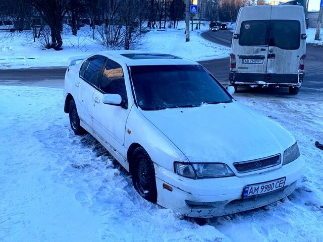 Білий Інфініті Г, об'ємом двигуна 2 л та пробігом 235 тис. км за 700 $, фото 1 на Automoto.ua