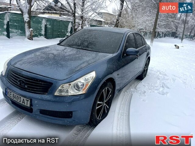 Серый Инфинити Г, объемом двигателя 3.5 л и пробегом 318 тыс. км за 8000 $, фото 1 на Automoto.ua